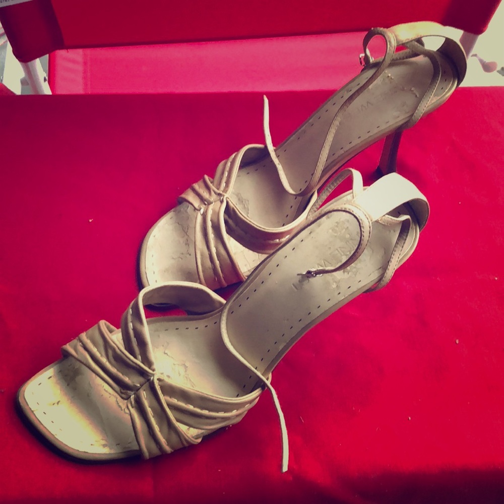 Nine West Sawdust Leather Heel